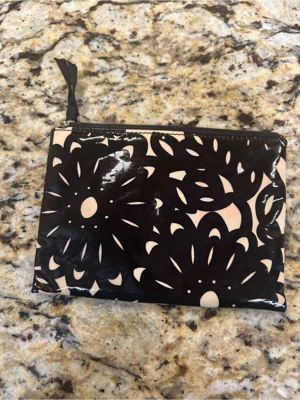 Kate Spade NY Black Ivory Floral Pouch 6.5 x 4 - Picture 2 of 4